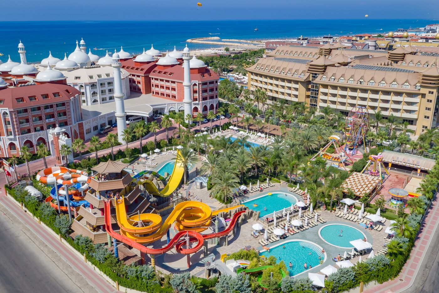 Royal-Dragon-Hotel-Pool-4