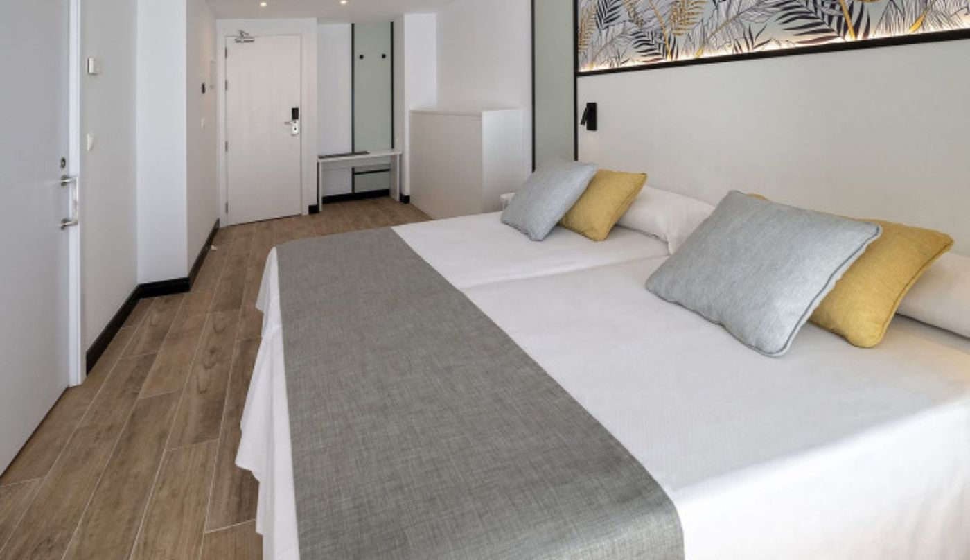 Medplaya-Hotel-Calypso-Room-32