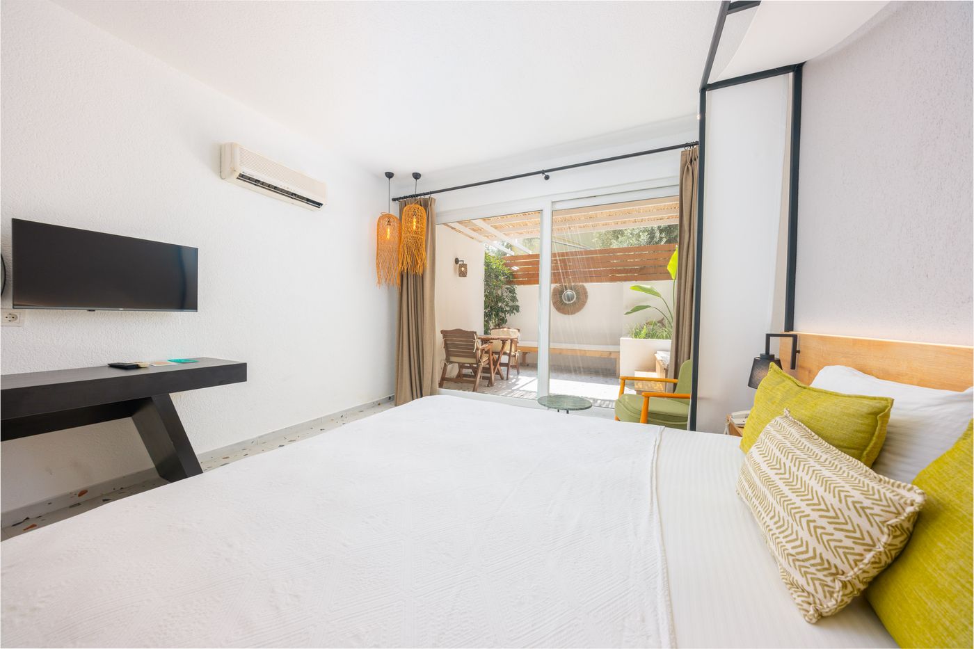 Hotel-Karbel-Sun-Room-46