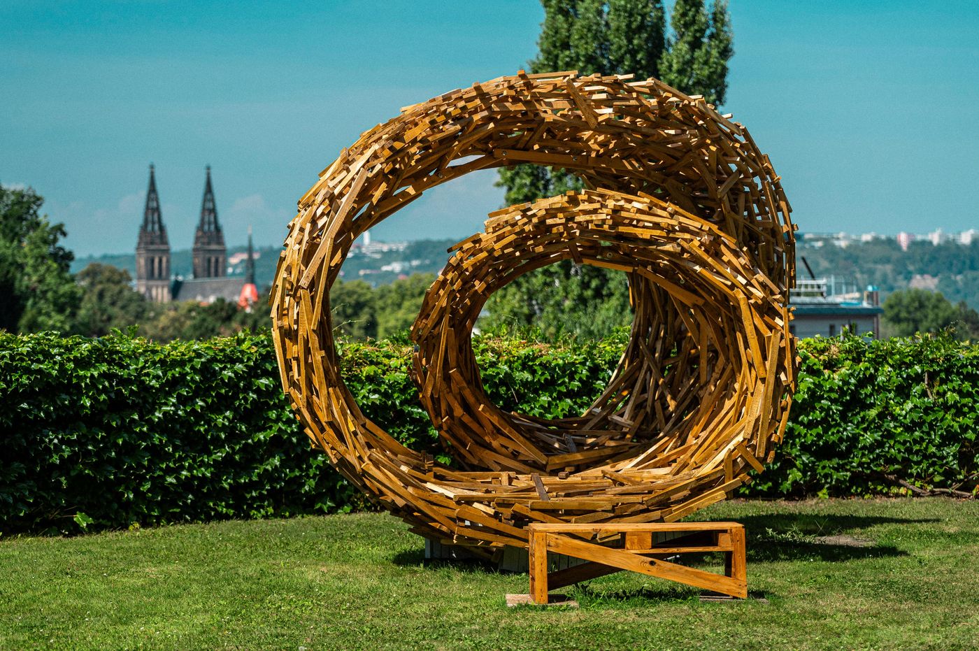 Holiday-Inn-Prague-Congress-Centre-Lobby-4