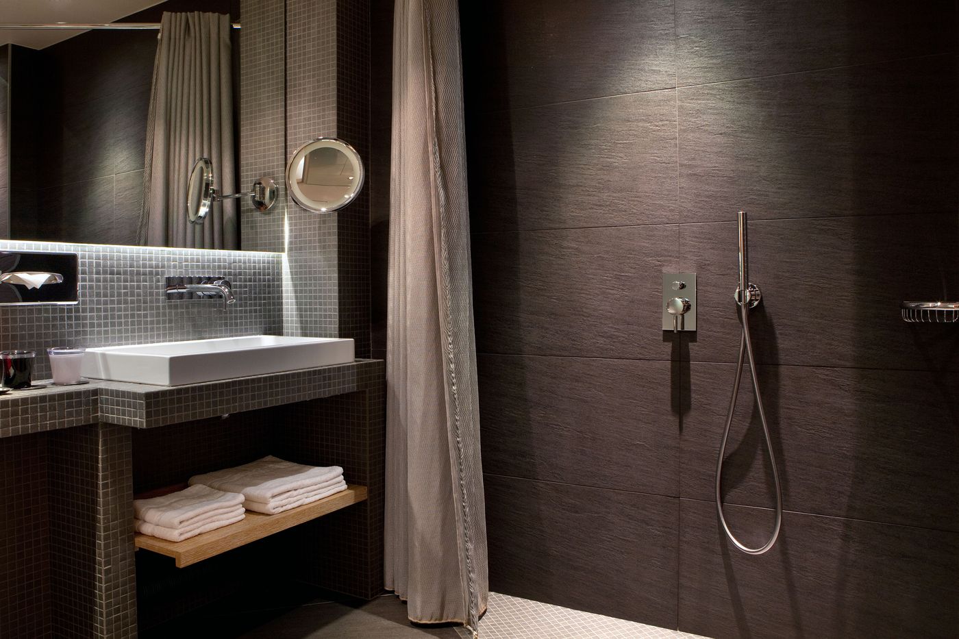 Hotel-Golden-Tulip-Opera-De-Noailles-Room-44