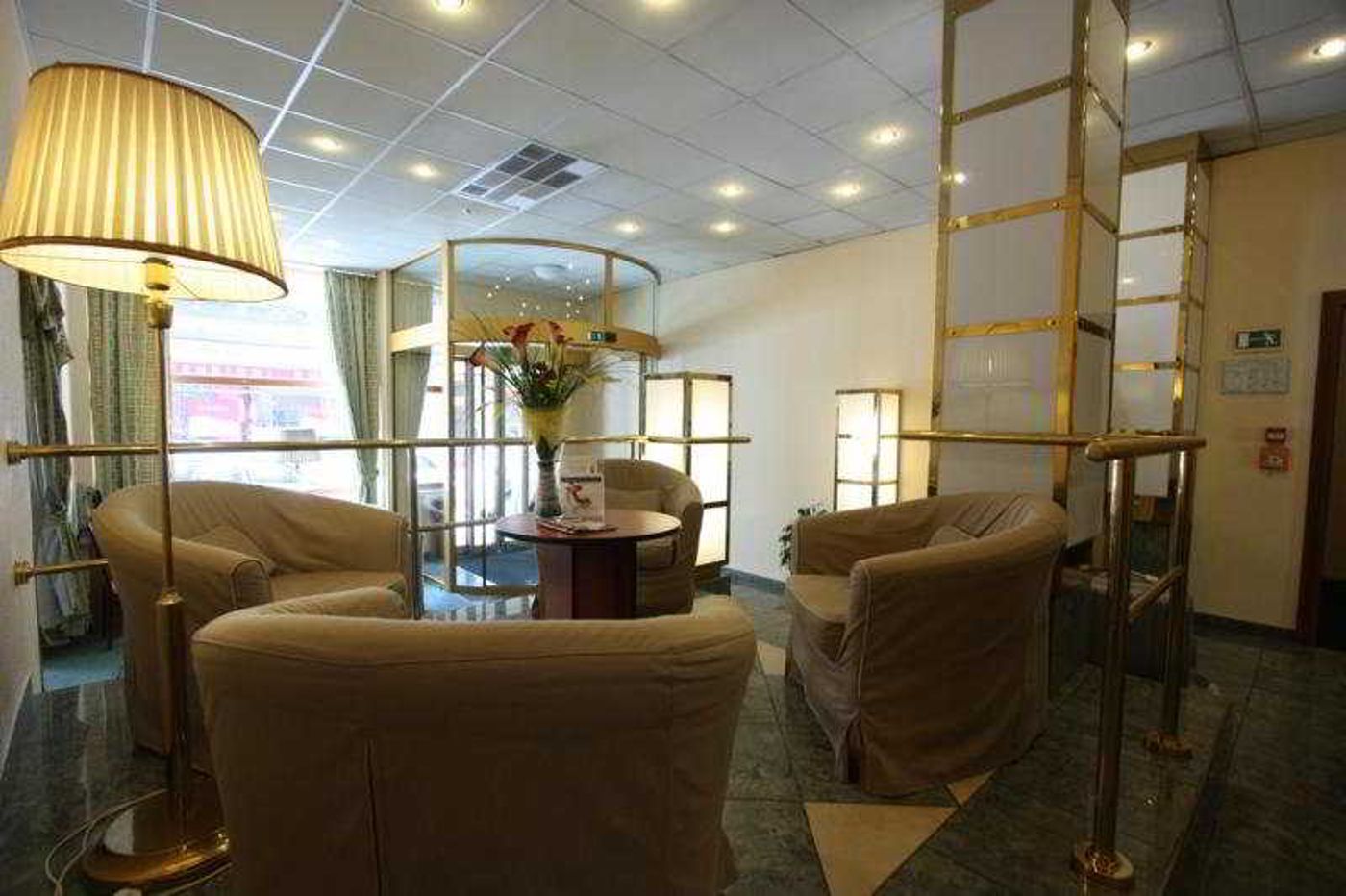 Central-Hotel-Prague-Lobby-15