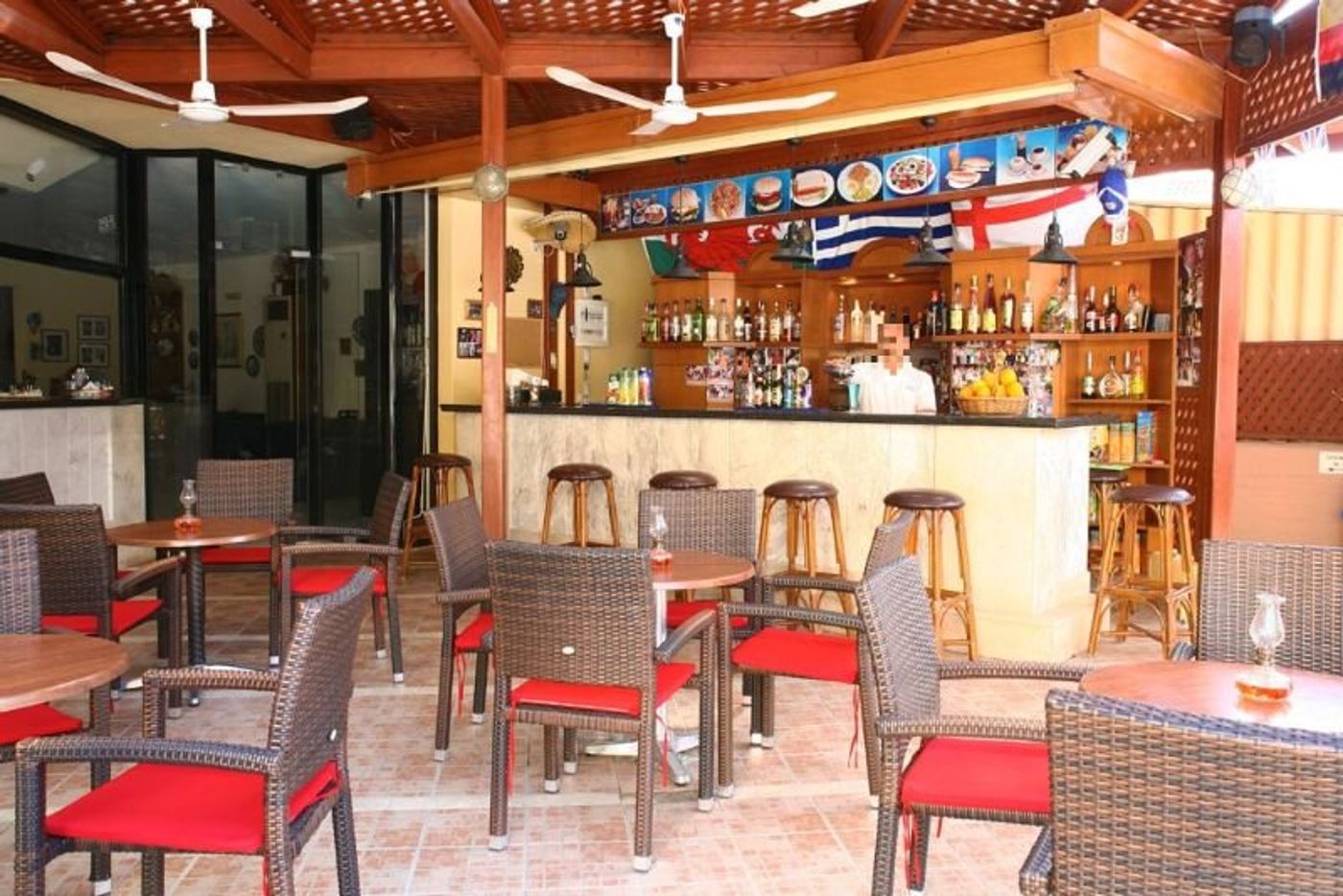 Latania-Studios---Apartments-Bar-37