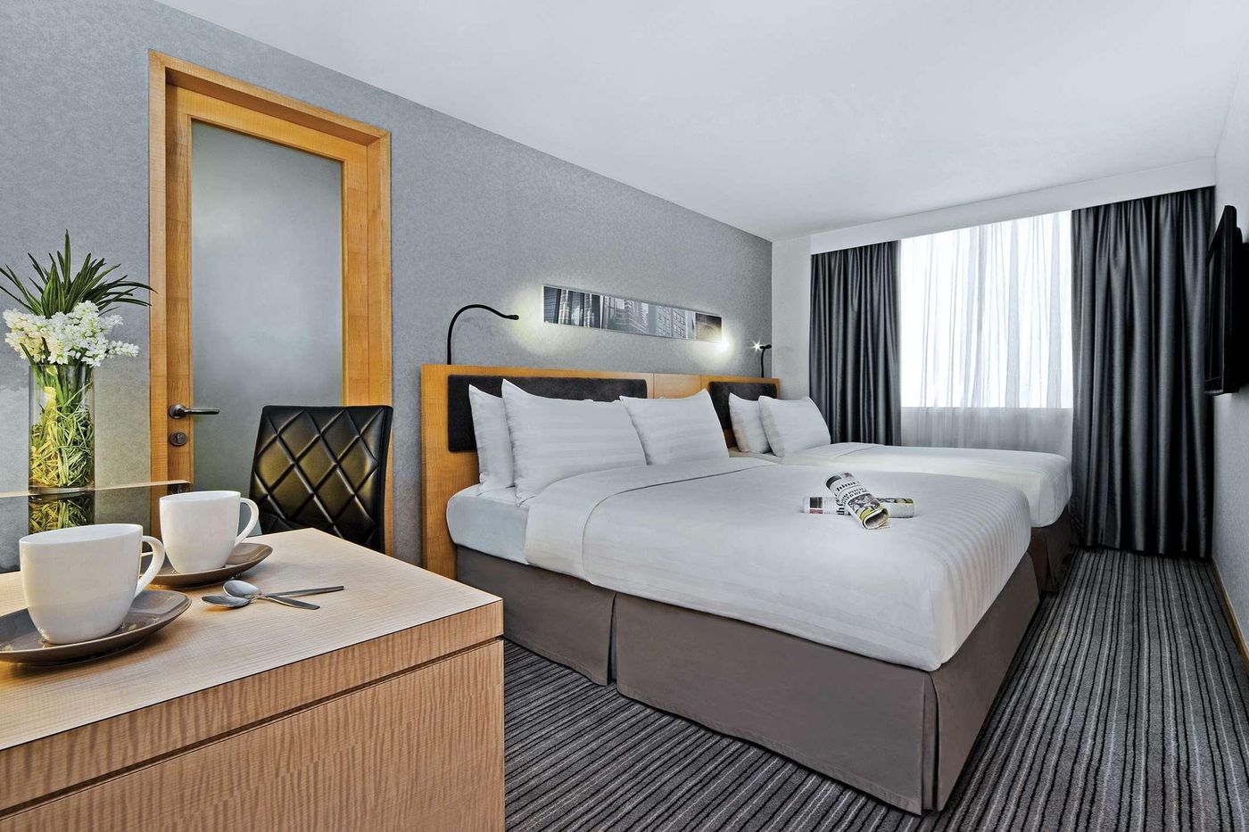 Kew-Green-Hotel-Wanchai-Hong-Kong-Room-11