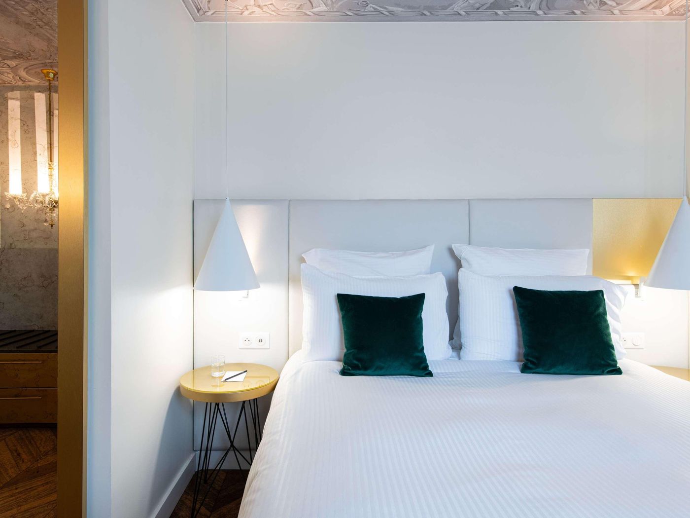 Le-Louis-Versailles-Chateau-Room-40