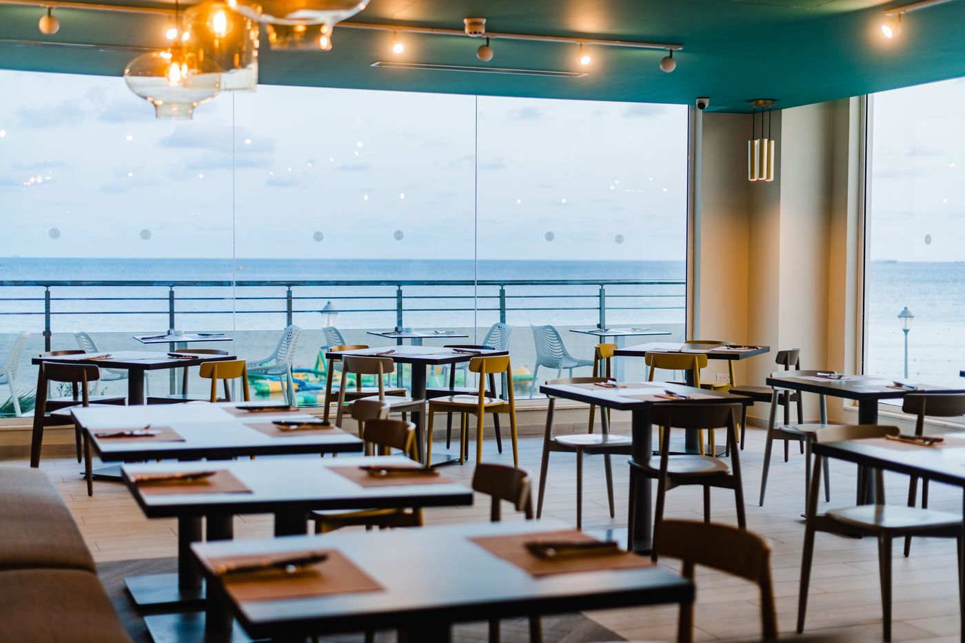 Seaview-Hotel---Adults-Only-16--Restaurant-32