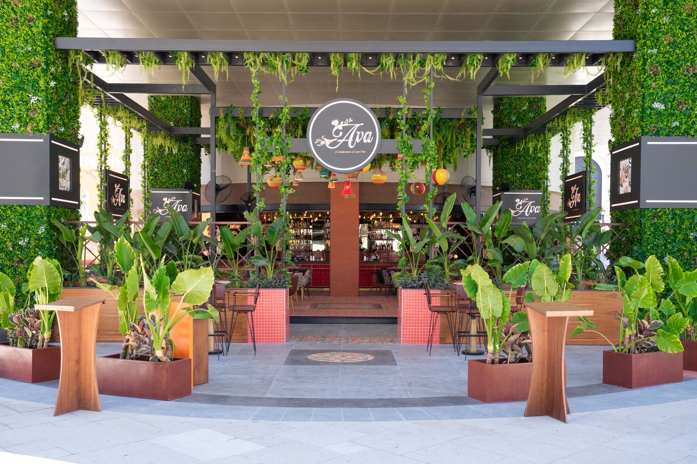 The-Land-of-Legends-Kingdom-Bar-23