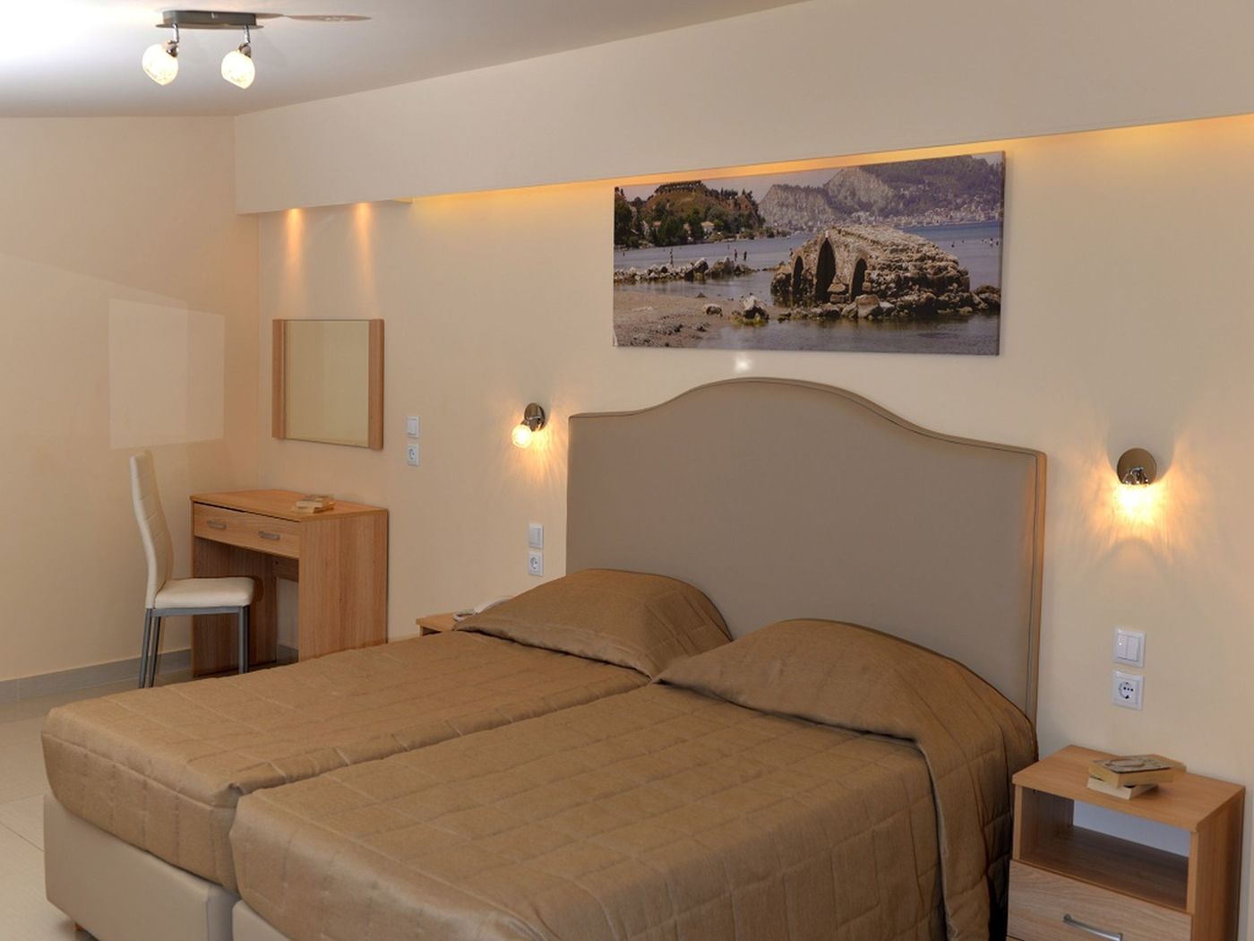 Planos Beach Aparthotel