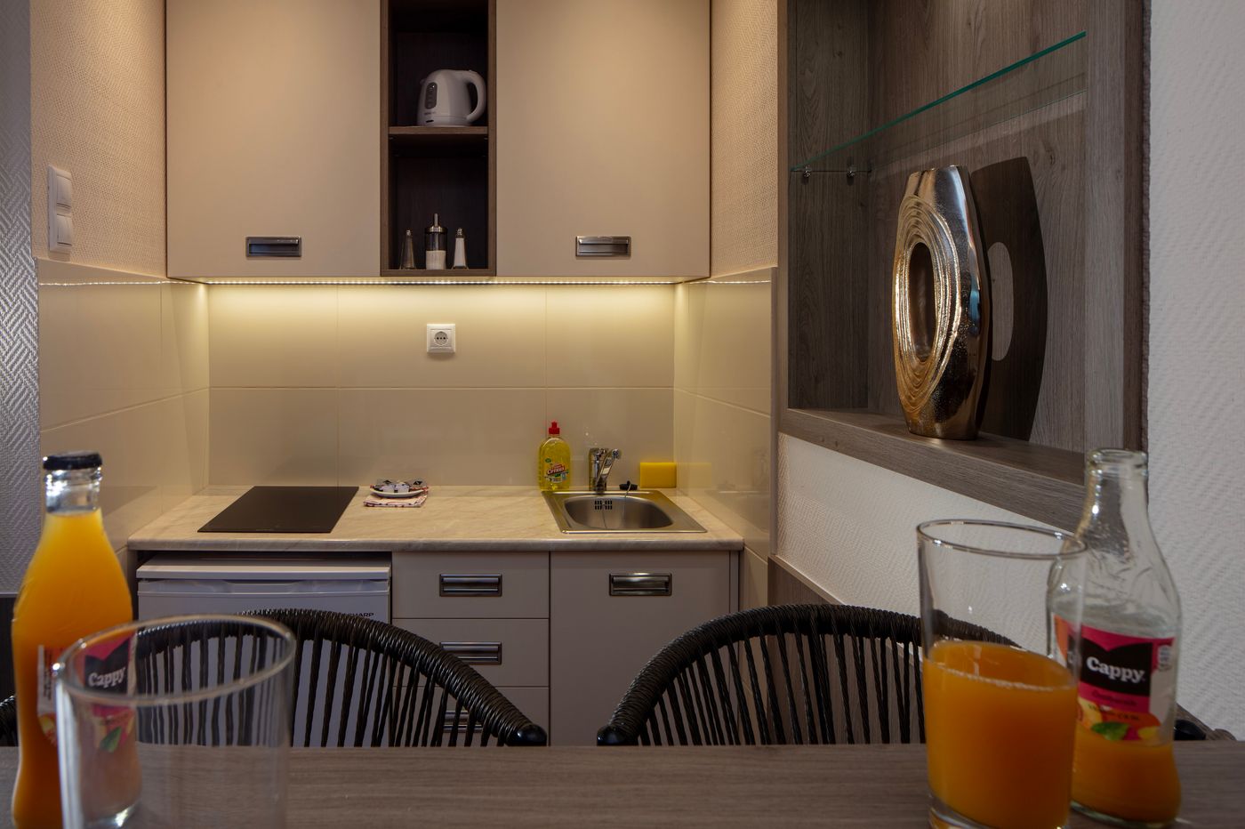 Hotel-Charles-Room-11