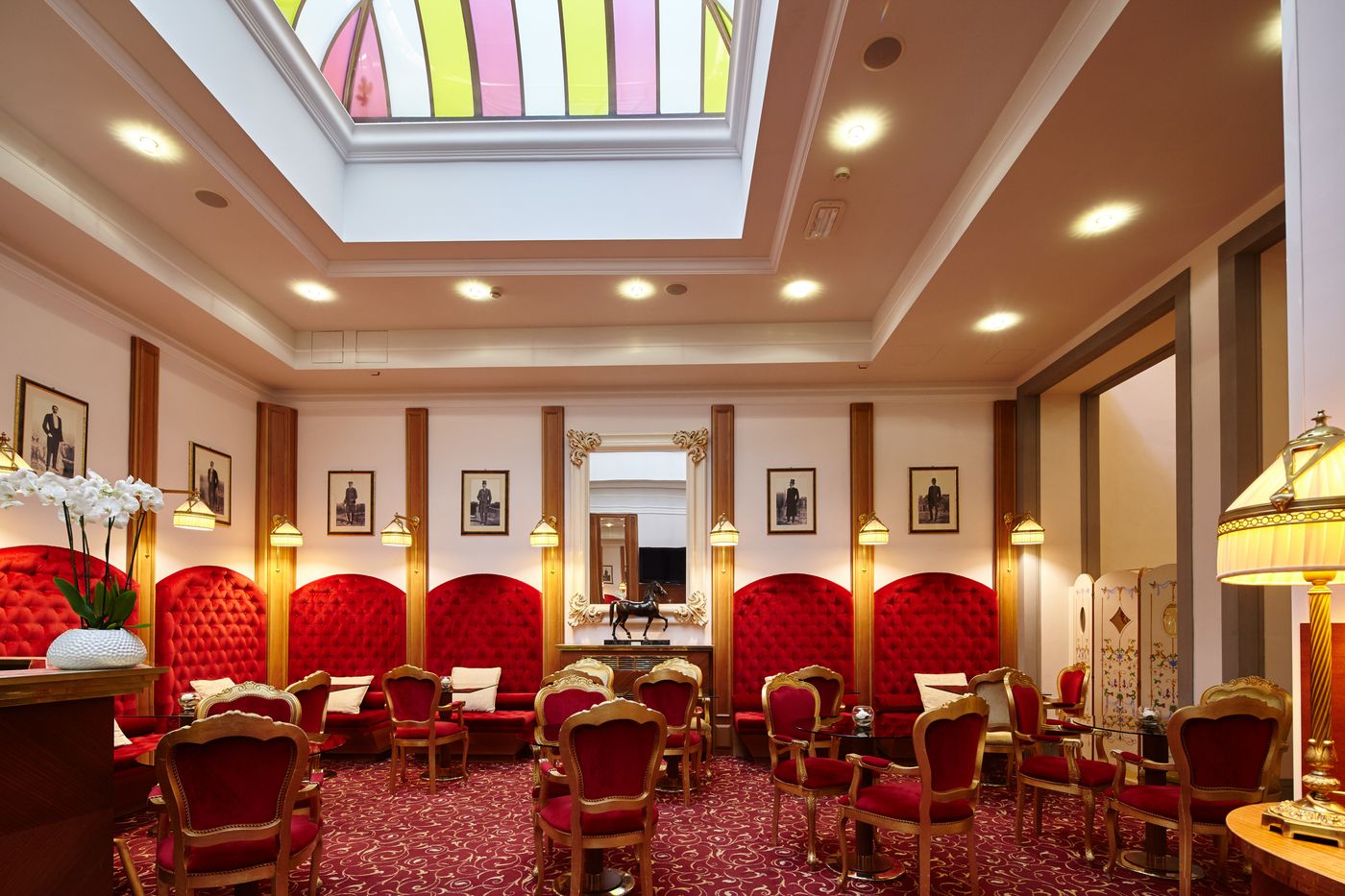 Golden-Tower-Hotel---Spa-Bar-3