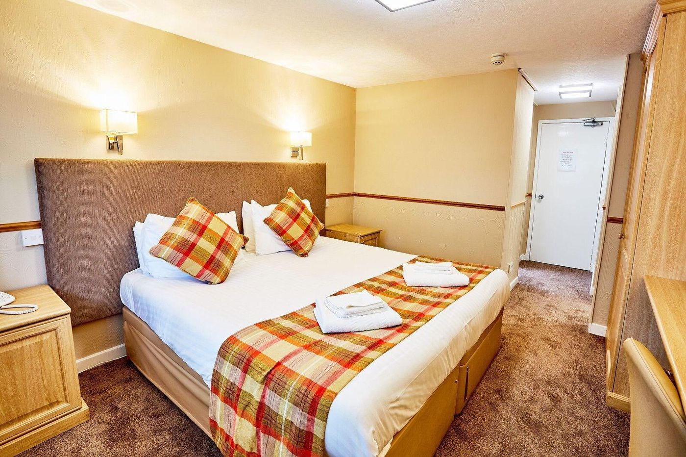Abbotsford Hotel-United Kingdom-DUMBARTON-Room-7