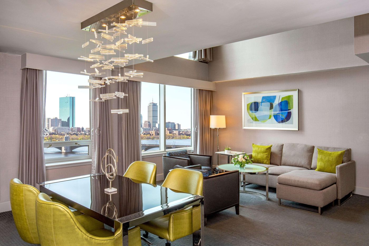 The-Royal-Sonesta-Boston-Room-29