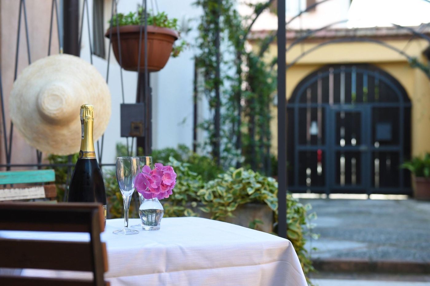 Il Giardino Segreto-Italy-ISEO-Lobby-8