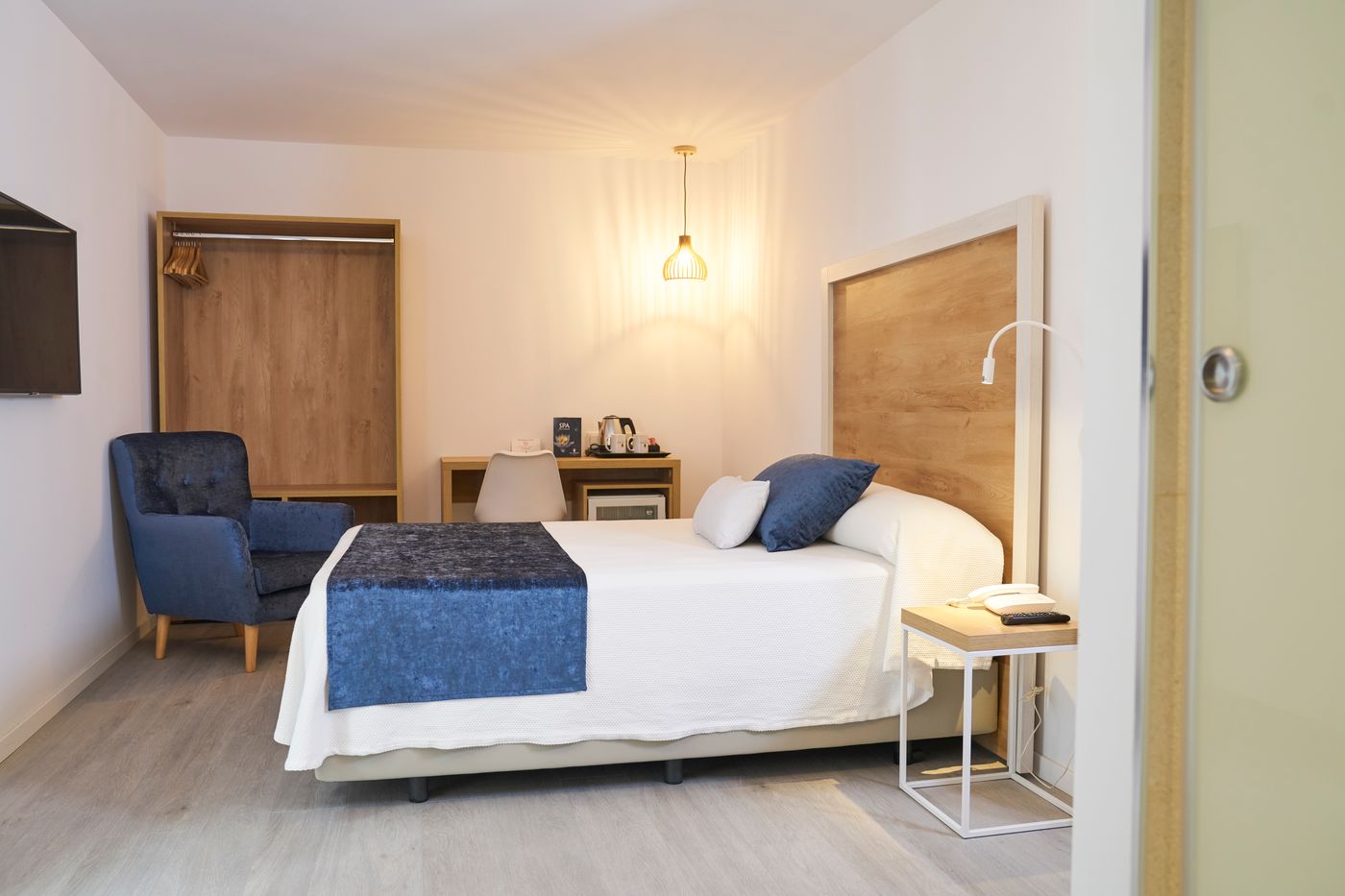 El-Puerto-Ibiza-Hotel---Spa-Room-34