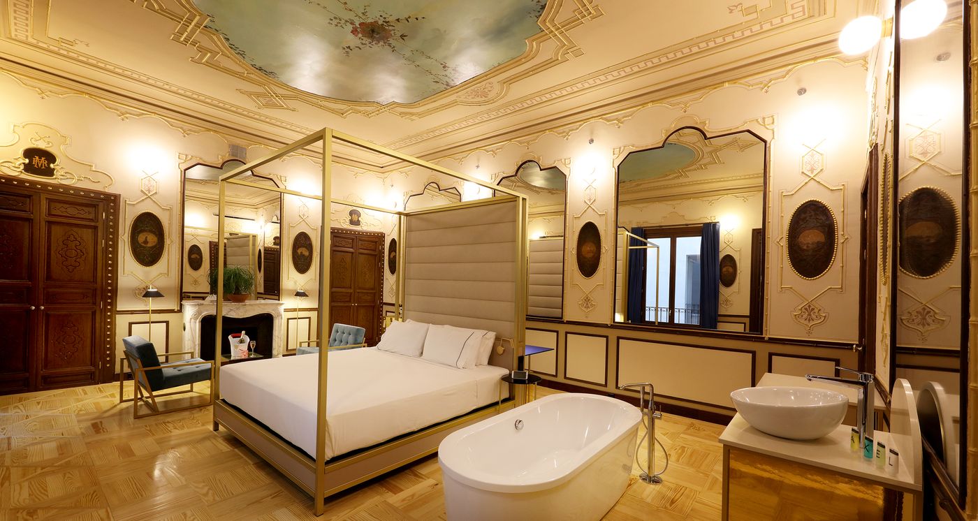 Axel-Hotel-Madrid---Adults-Only-Room-9