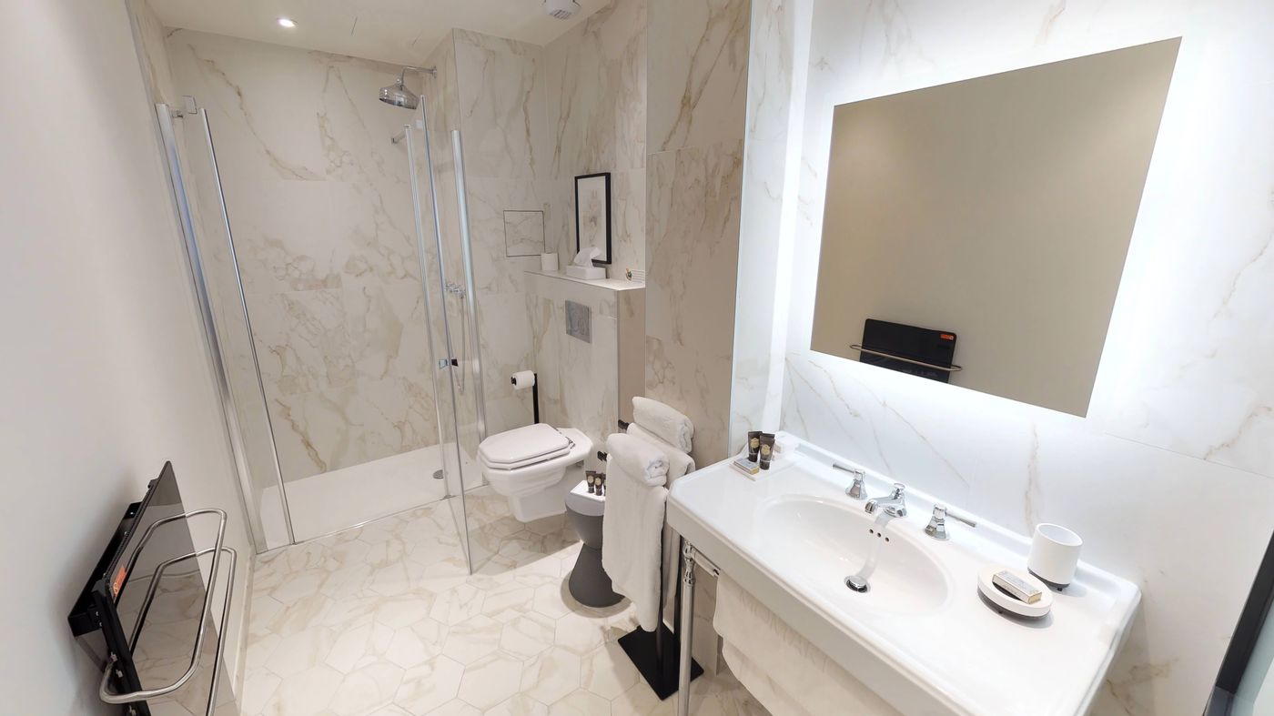 Mom-Art-Hotel-Room-20