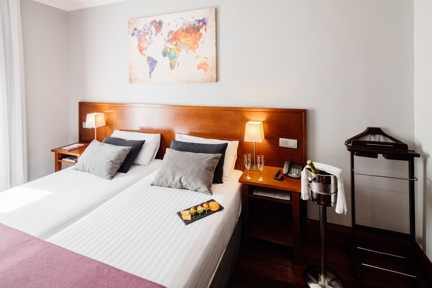 Lusso-Hotel-Infantas-Room-37