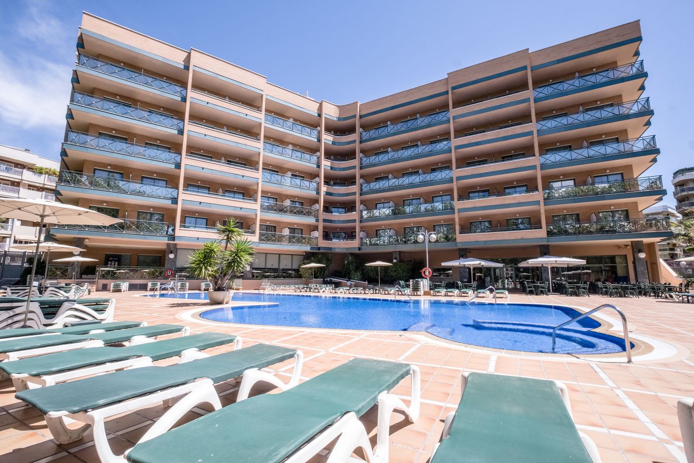 California-Palace-Pool-3