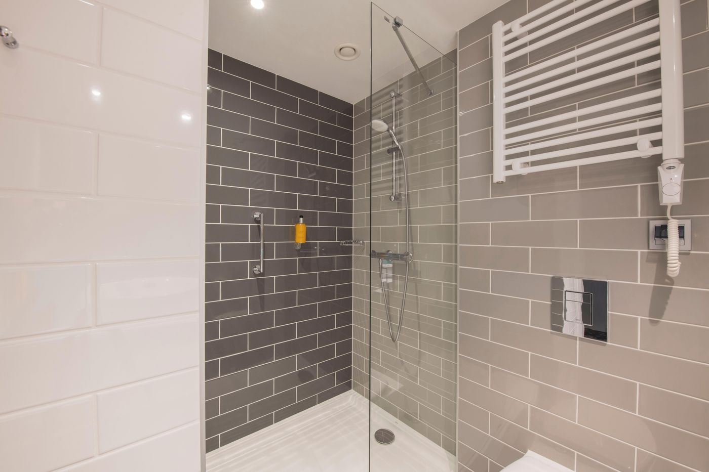 Holiday-Inn-Express-Warsaw---Mokotow-Room-35