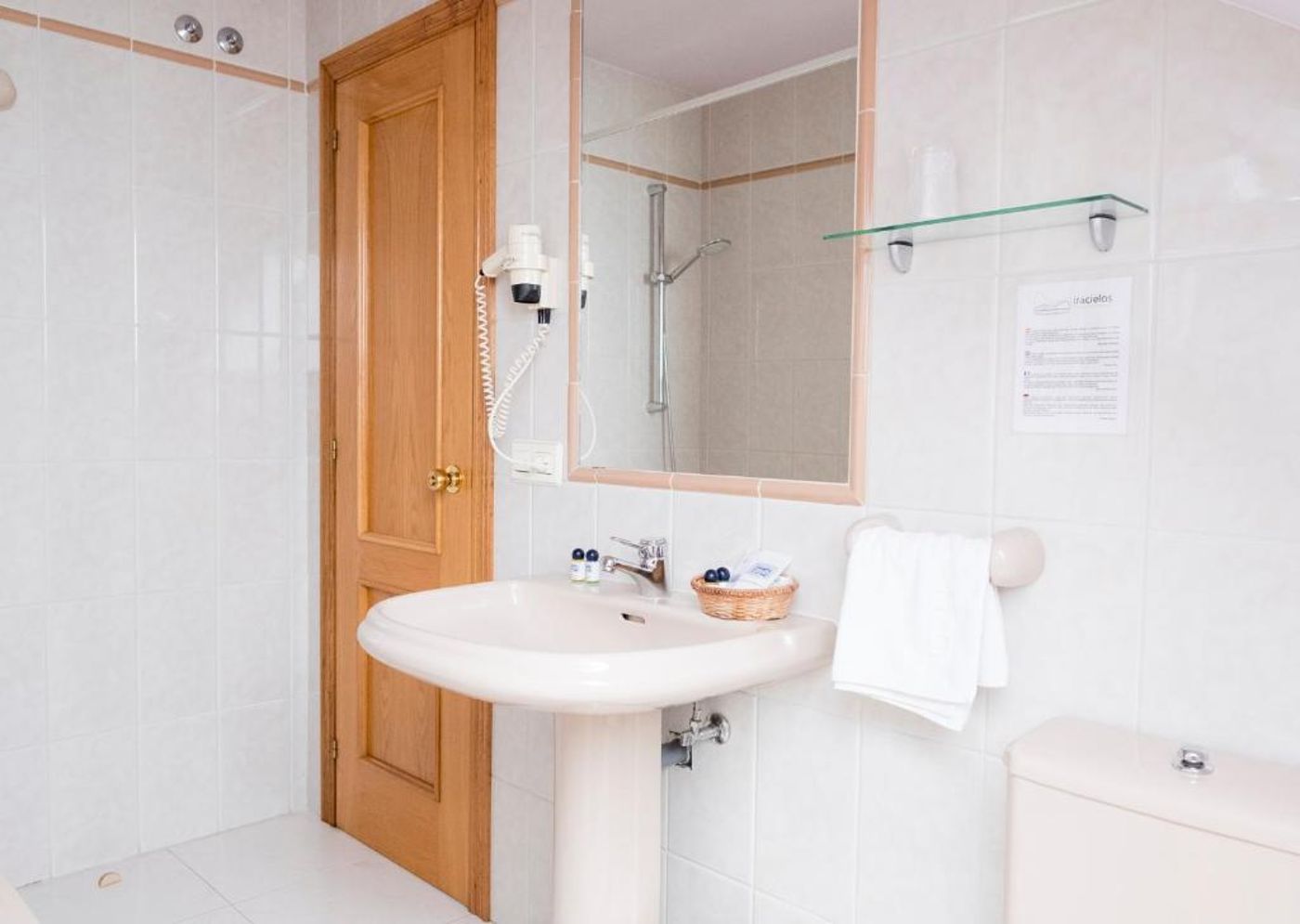 Miracielos-Spain-LLANES-Room-5