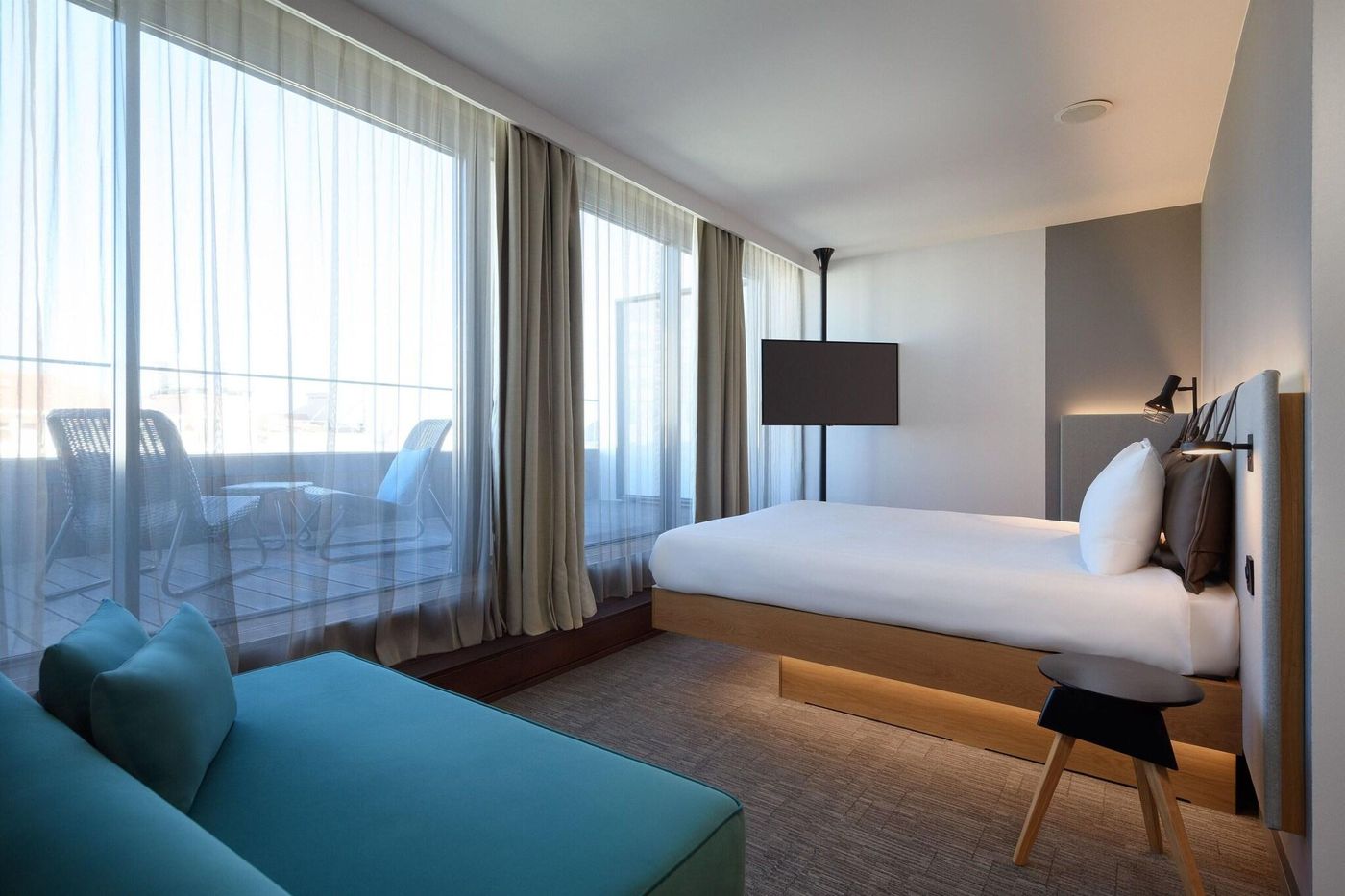 Moxy-Lisbon-City-Room-42
