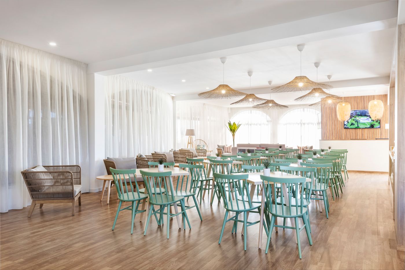 Clube-Maria-Luisa-Lobby-37