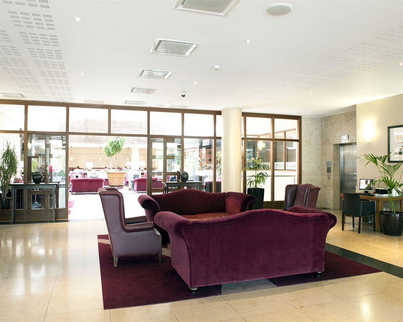 Clayton Hotel Leopardstown-Ireland-DUBLIN 18-Lobby-5