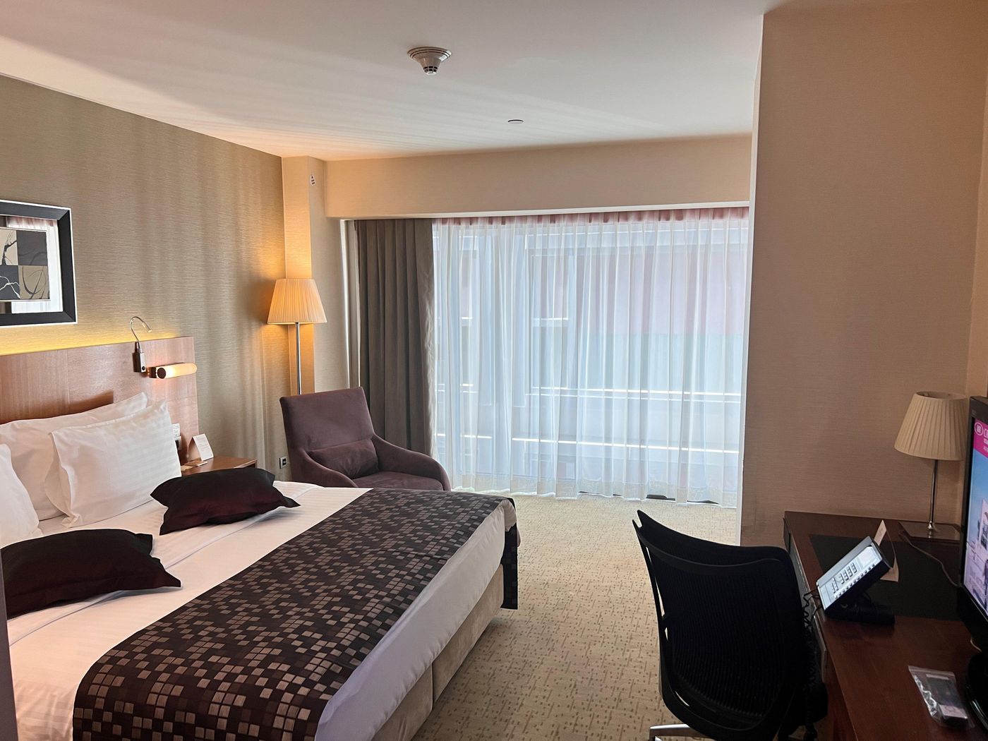 Crowne-Plaza-Harbiye-Room-28