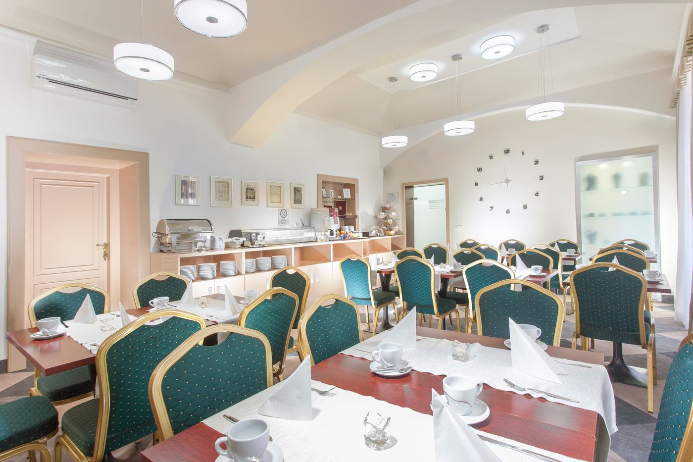 Hotel-Lunik-Restaurant-13