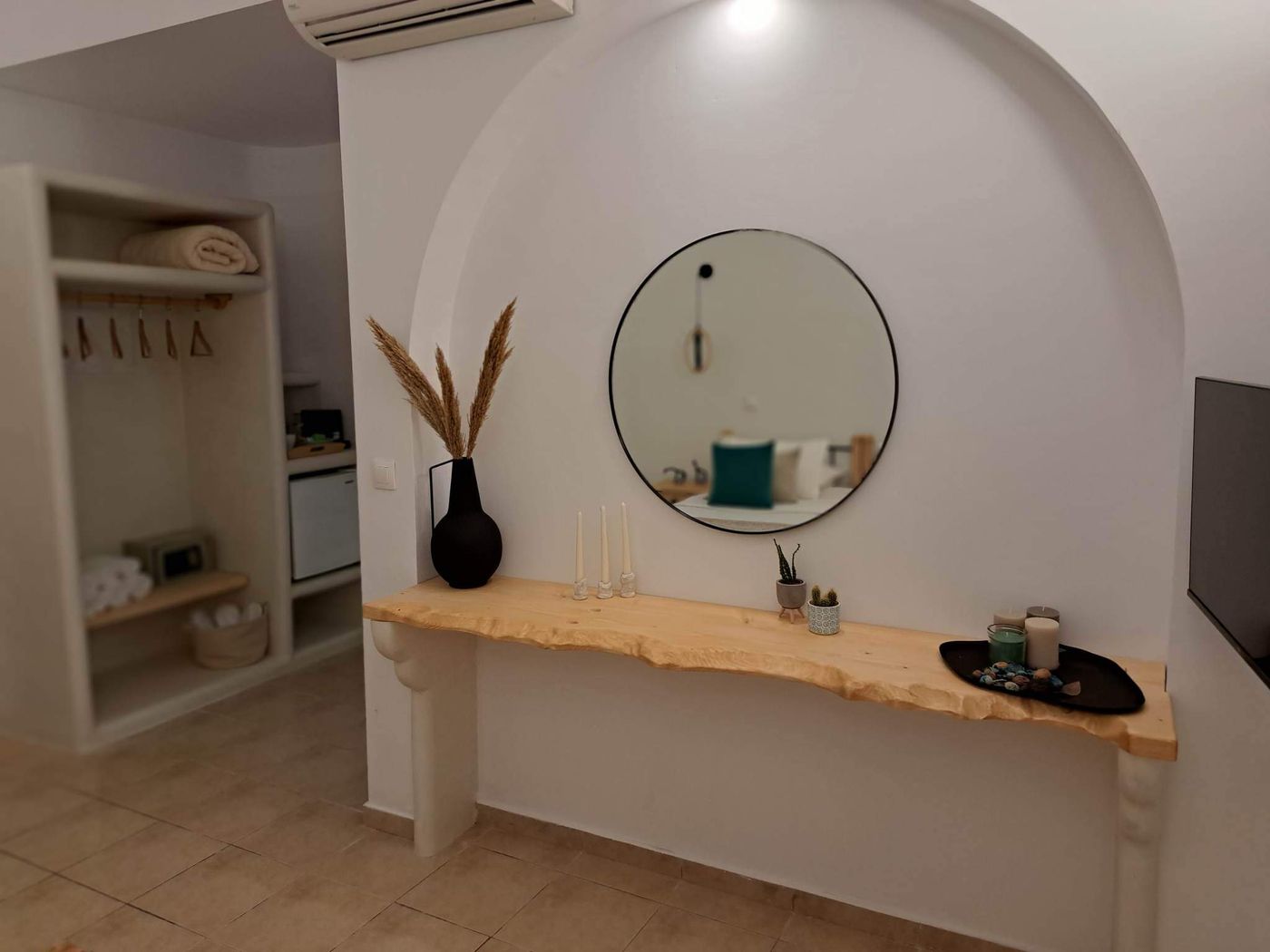 Amerisa-Suites-Room-24