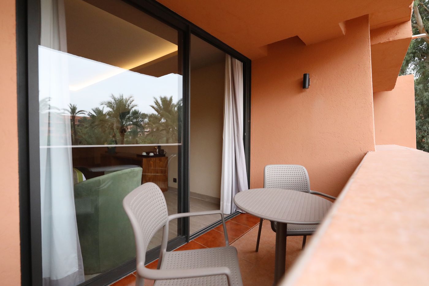 Kenzi-Rose-Garden-Room-33