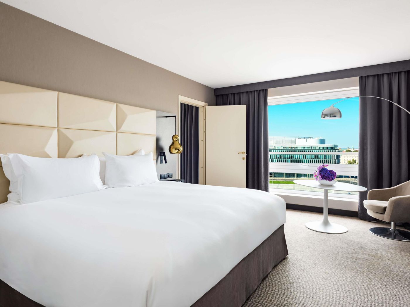 Sofitel-Warsaw-Victoria-Room-32