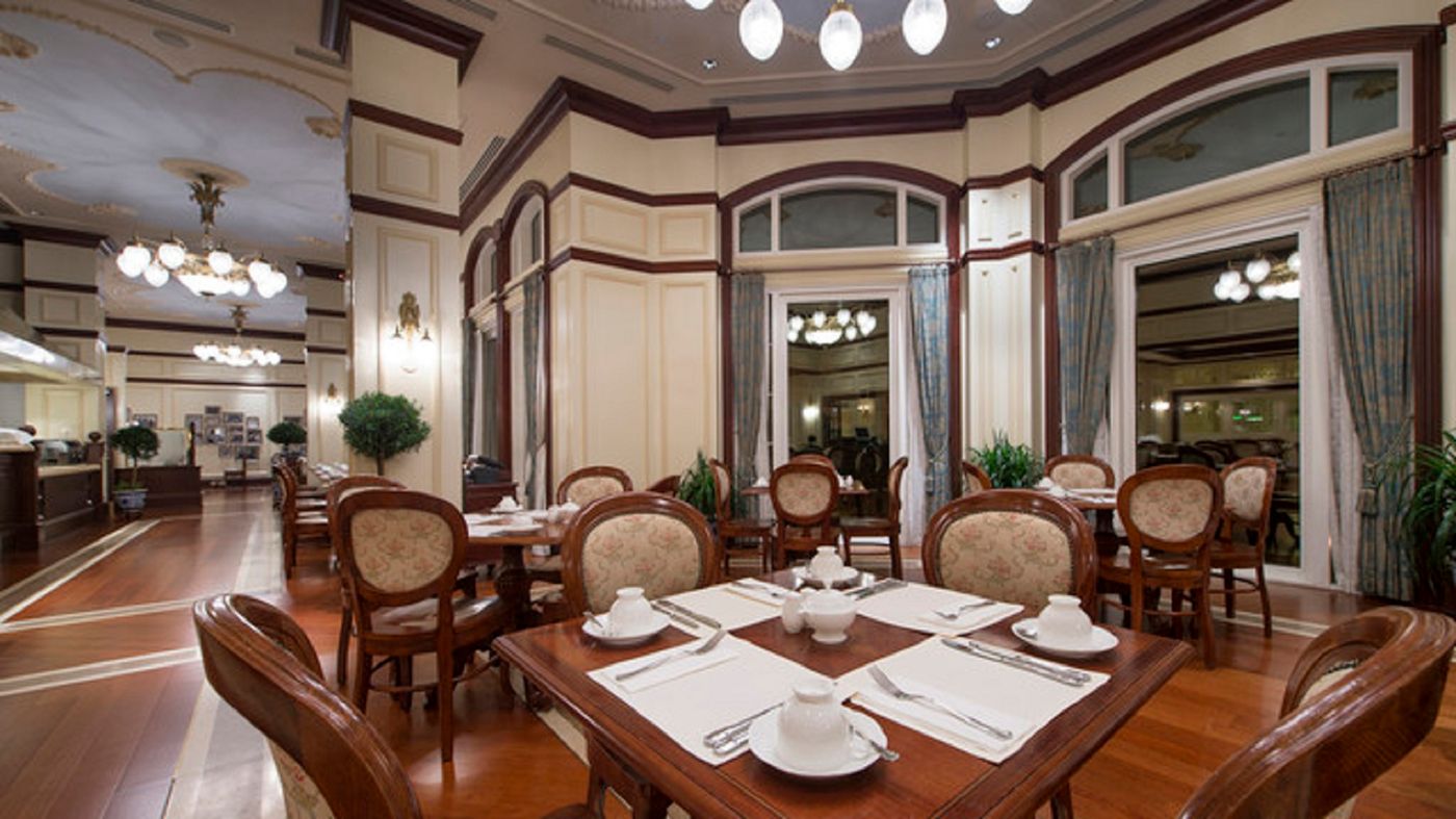 Hong-Kong-Disneyland-Hotel-Restaurant-31
