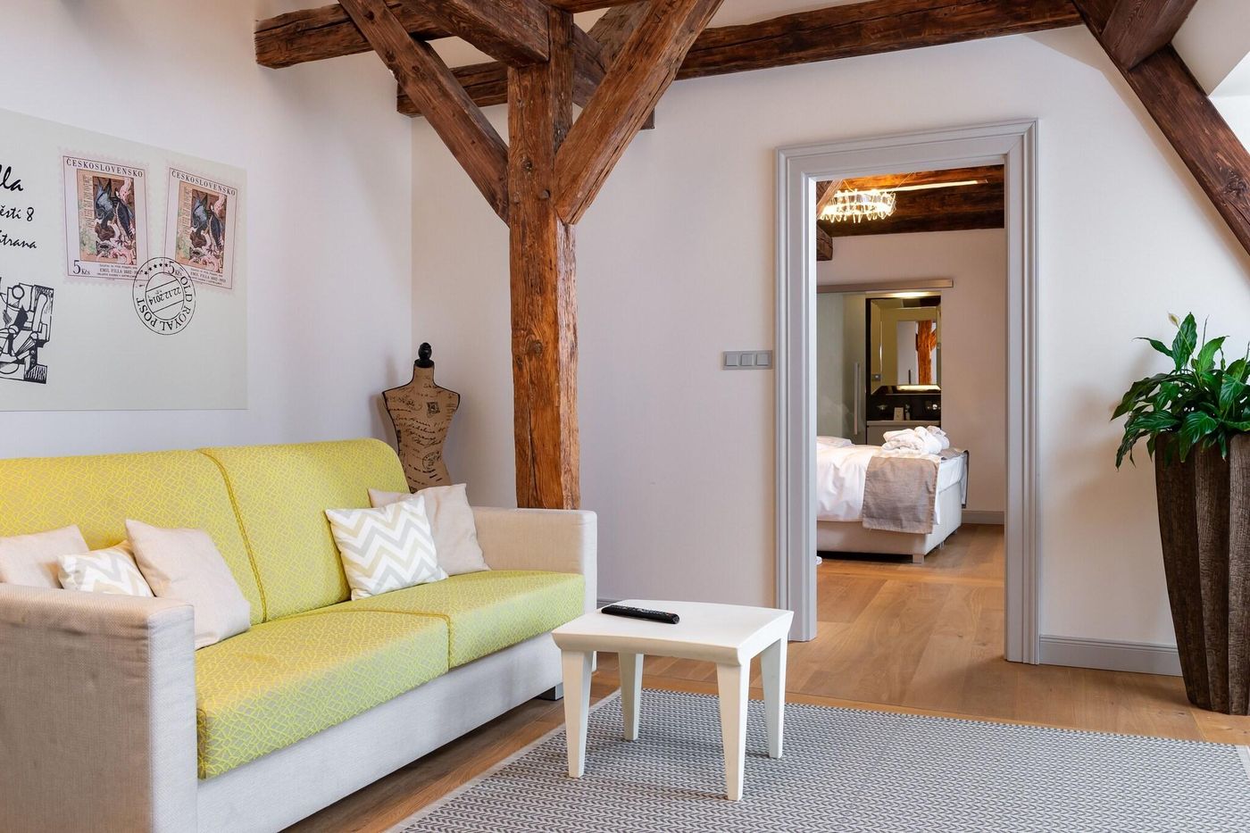 Old-Royal-Post-Hotel-Room-34