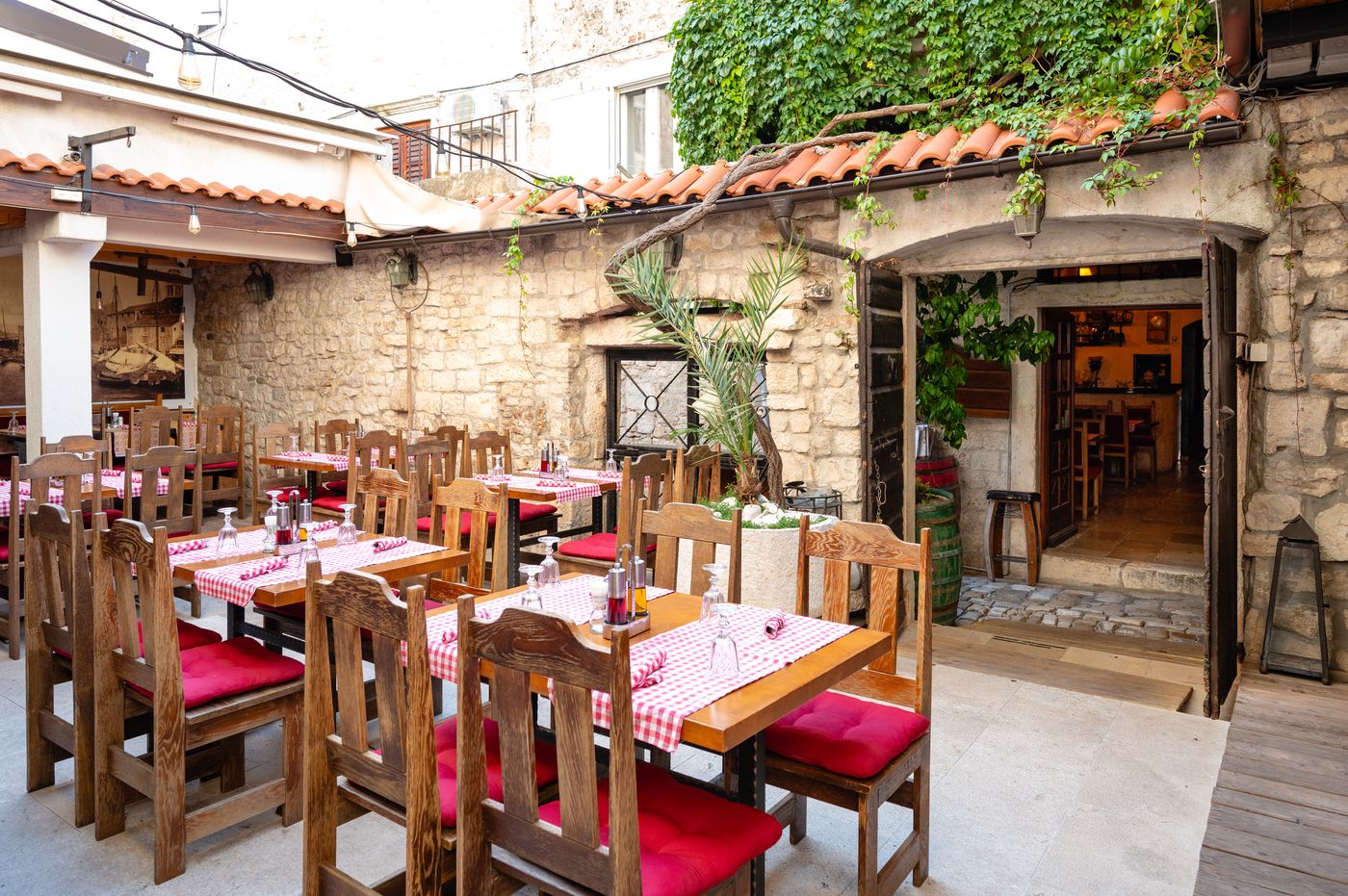 HOTEL-TRAGOS-Restaurant-3