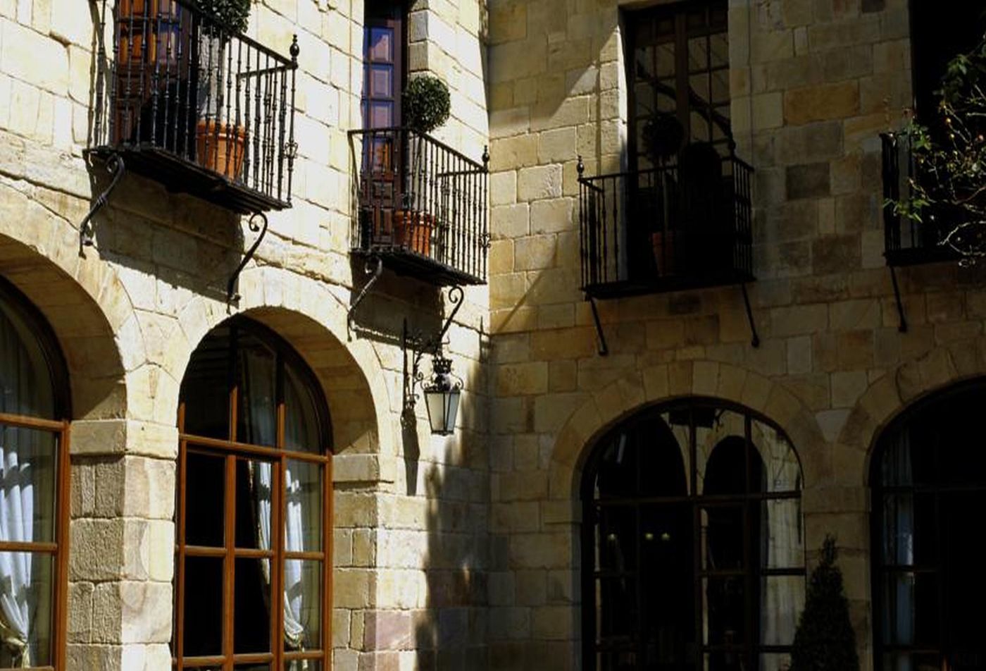 Parador de Santillana Gil Blas-Spain-SANTILLANA DEL MAR-General view-5