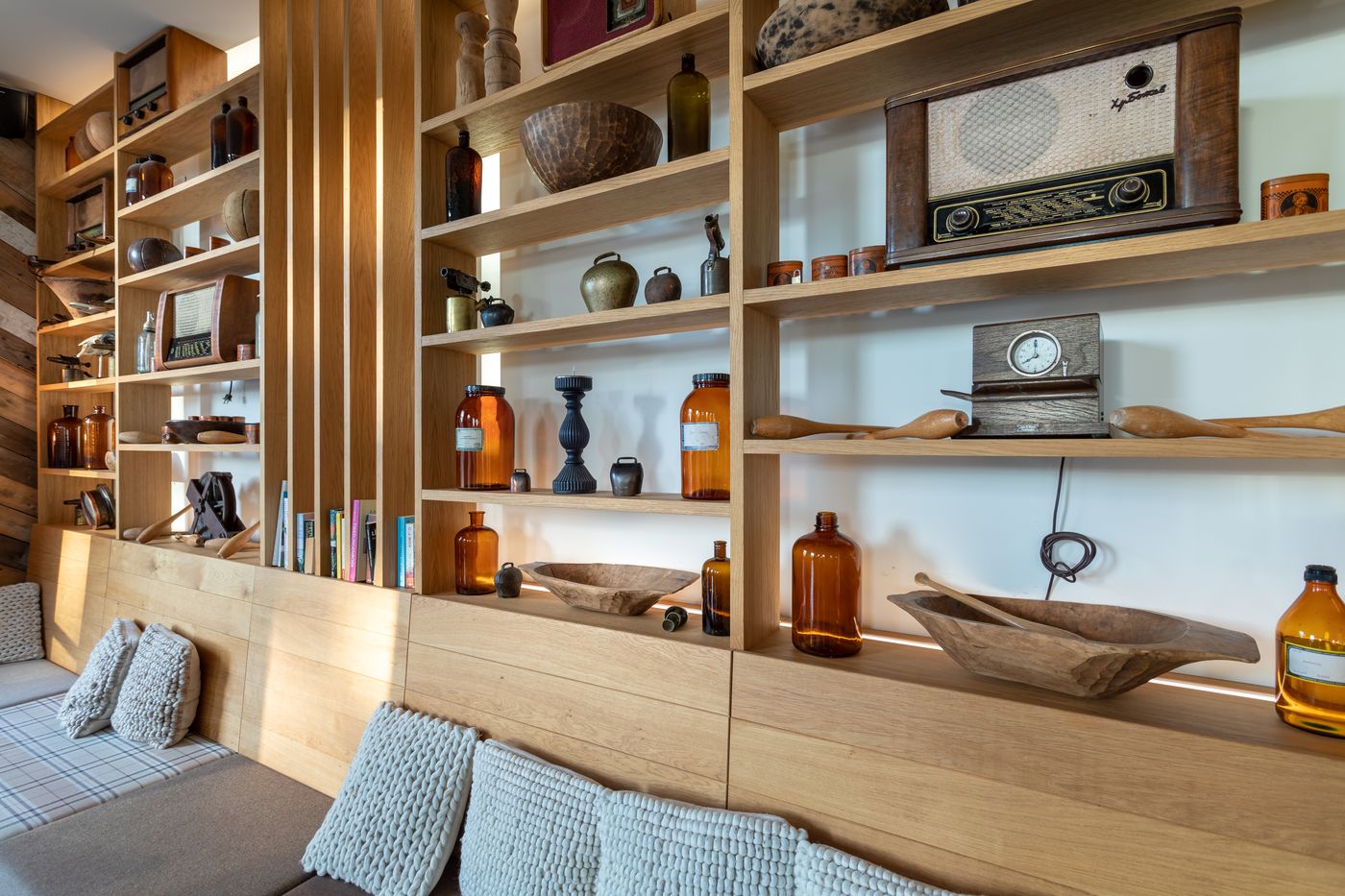 Urban-Lodge-Hotel-Lobby-9