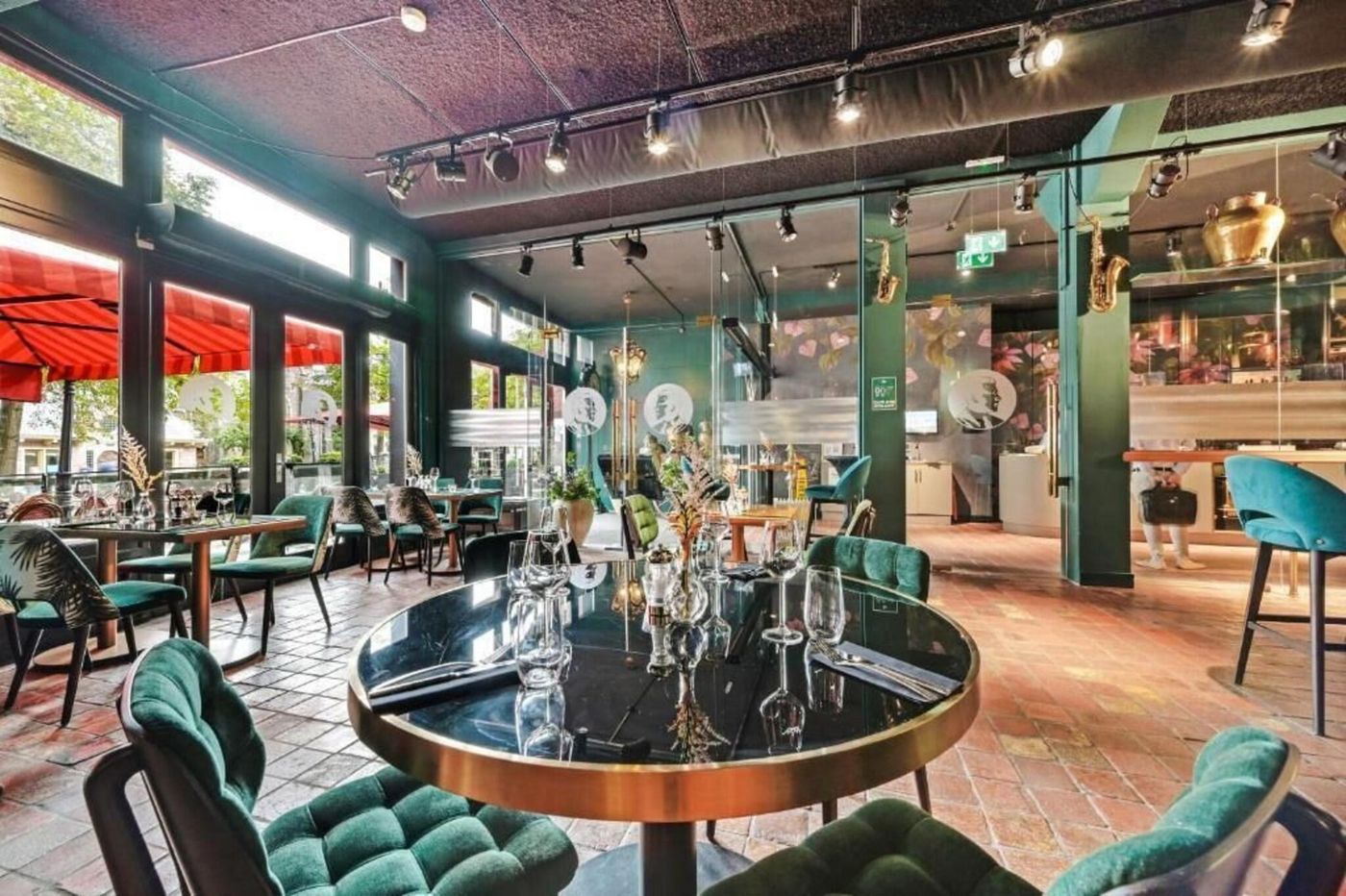 Ambassador-City-Centre-Hotel-Restaurant-21