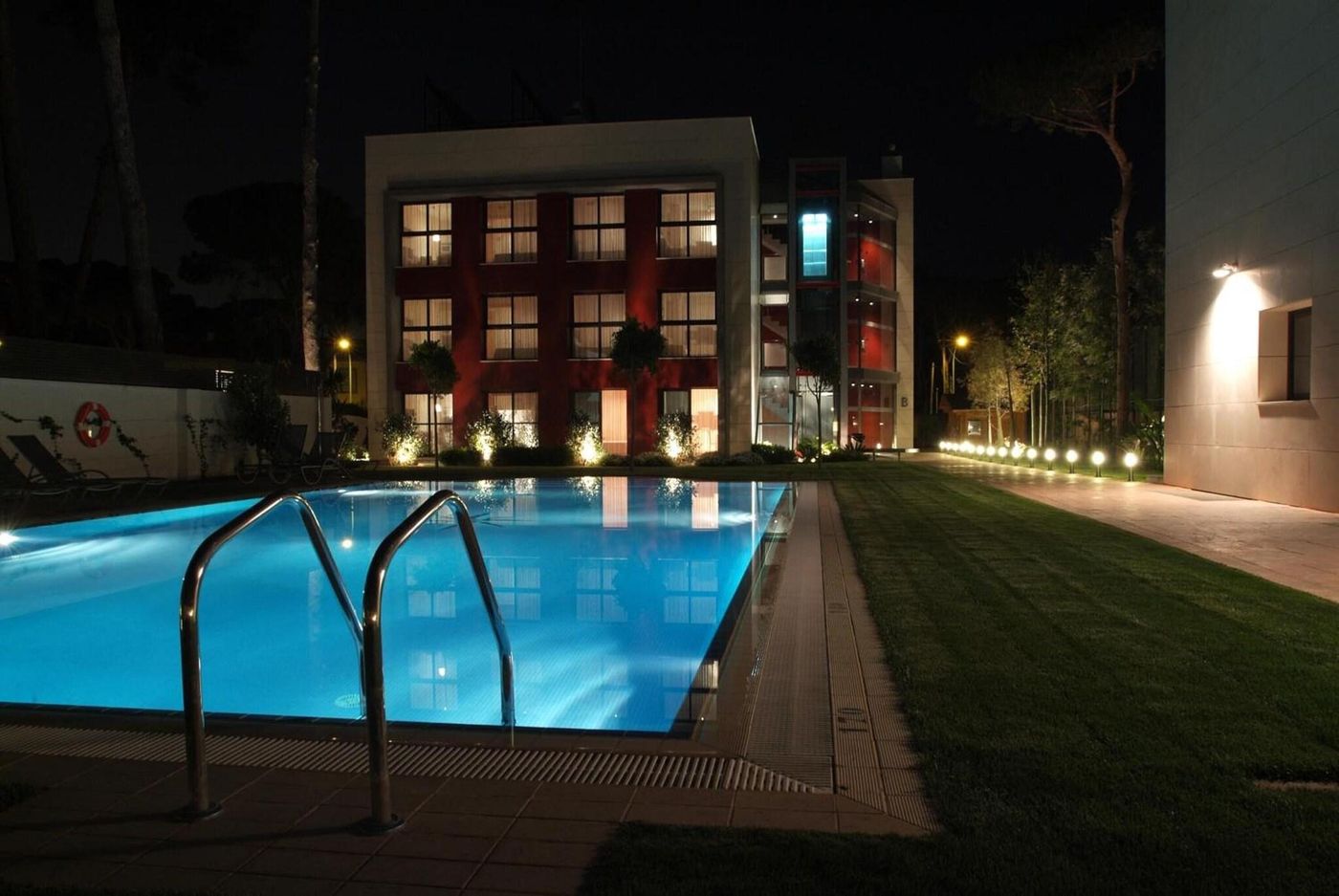 Royal-Marina-Gardens-Pool-8