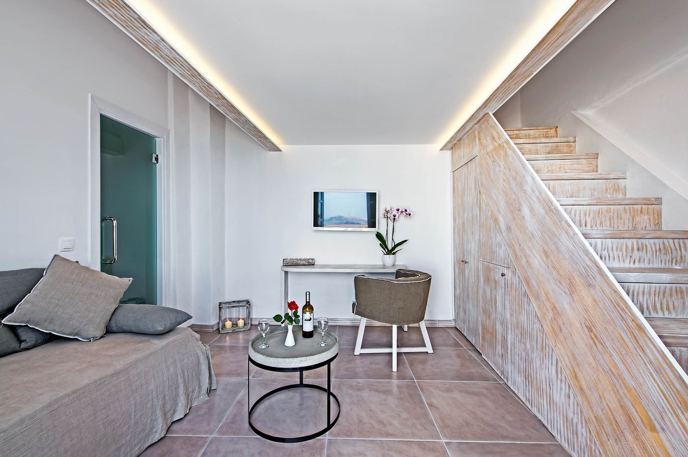 Athina-Repose-Suites-Room-72