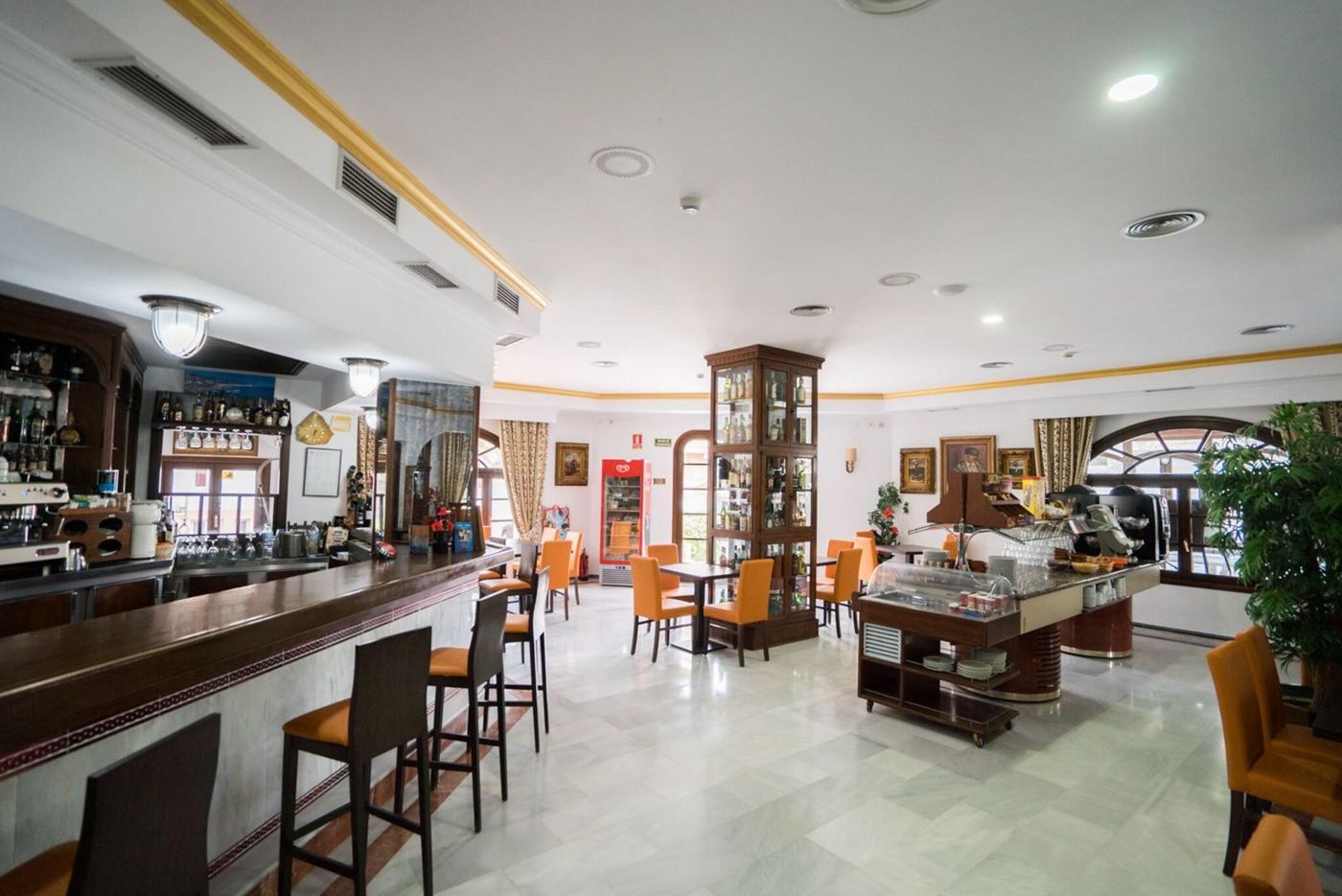 Hotel-Pozo-Del-Duque-Bar-14
