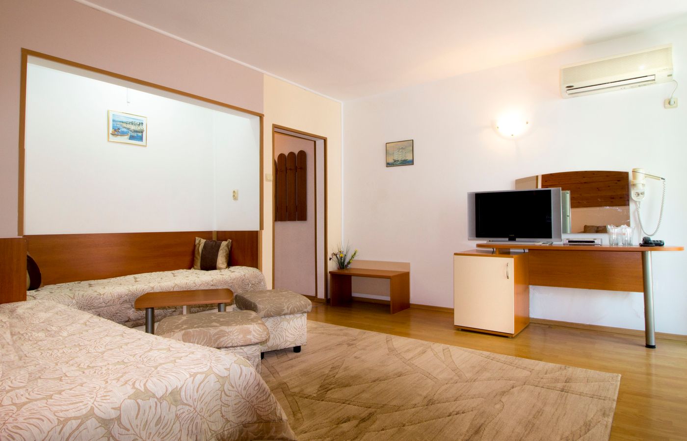 Family-Hotel-Venera-Room-27
