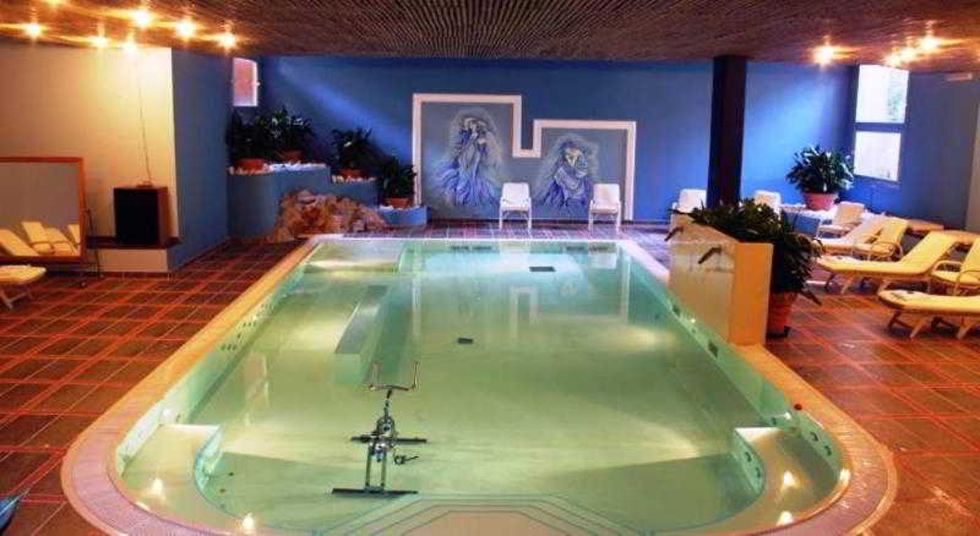 Grand Hotel Bellavista-Italy-MONTECATINI-Pool-10