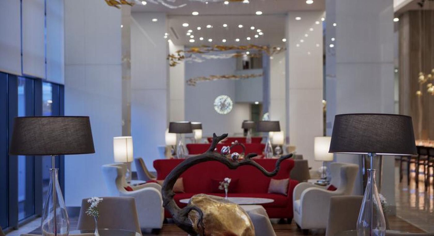 The-Sense-De-Luxe-Hotel-Lobby-44