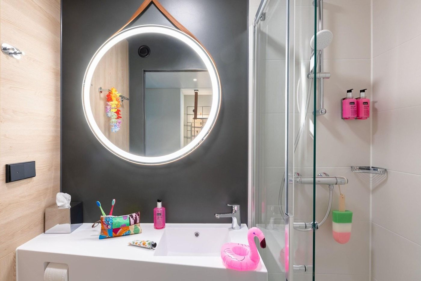 Moxy-Paris-Val-D-Europe-Room-33