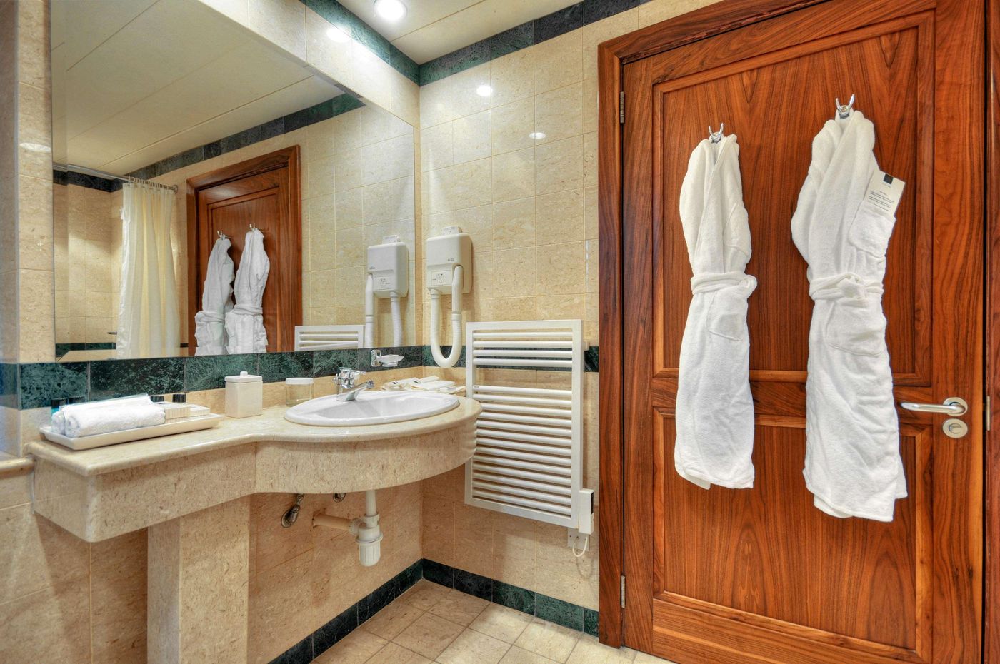 Palazzo-Capua-Room-39