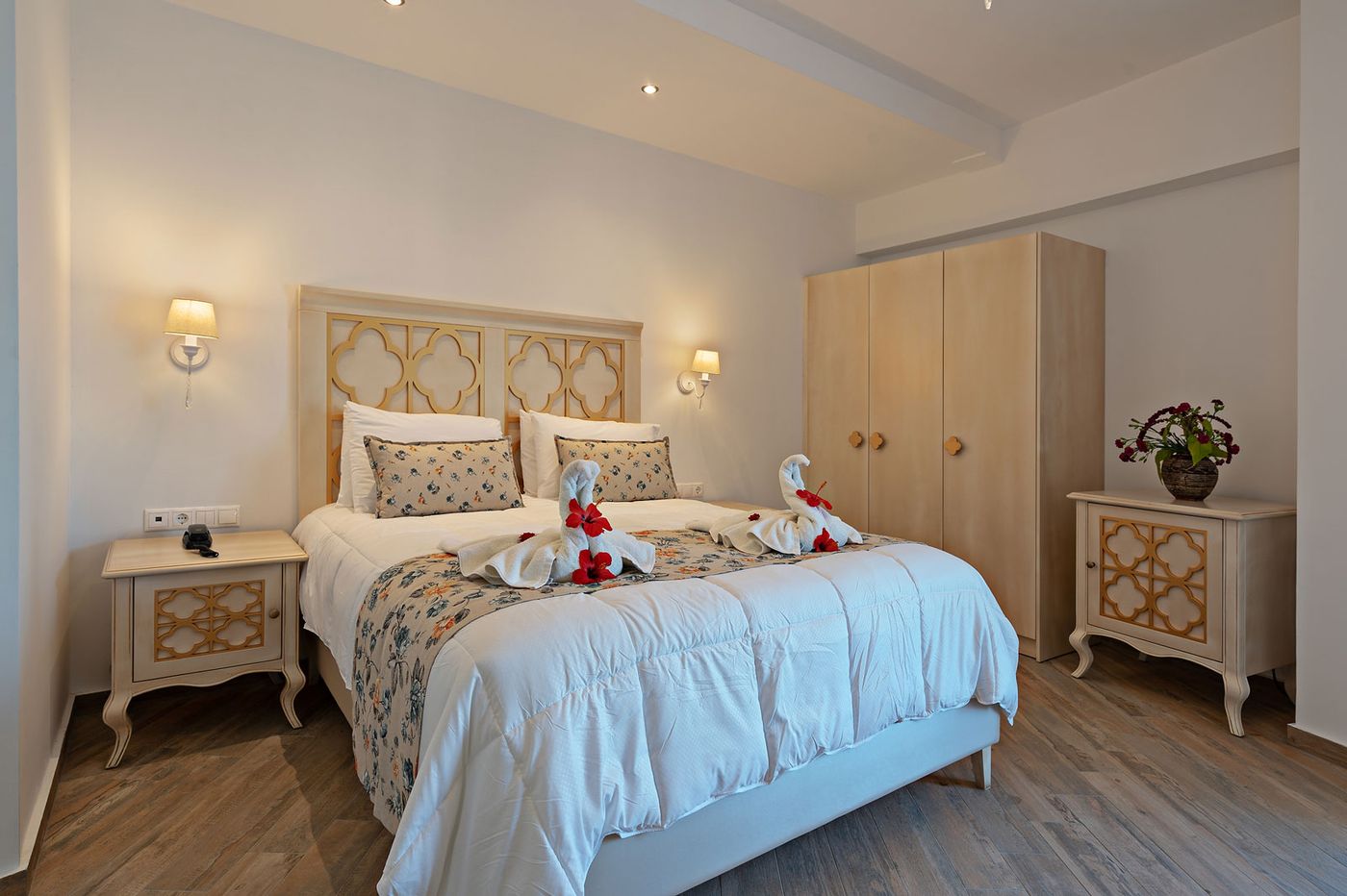 Delfina-beach-Room-26