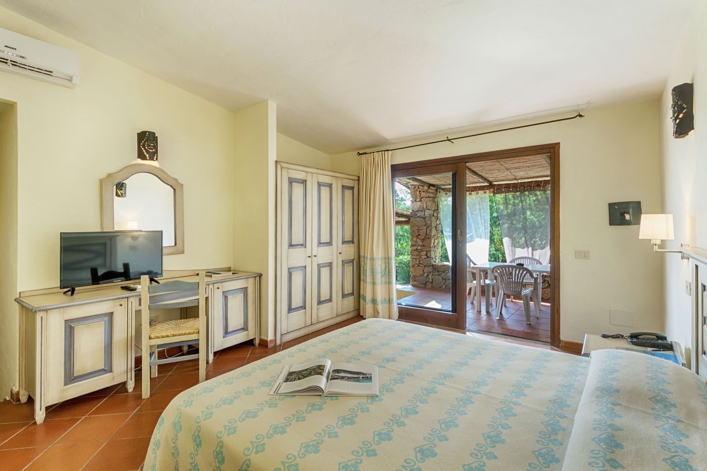 Colonna-Country---Sporting-Club-Room-17