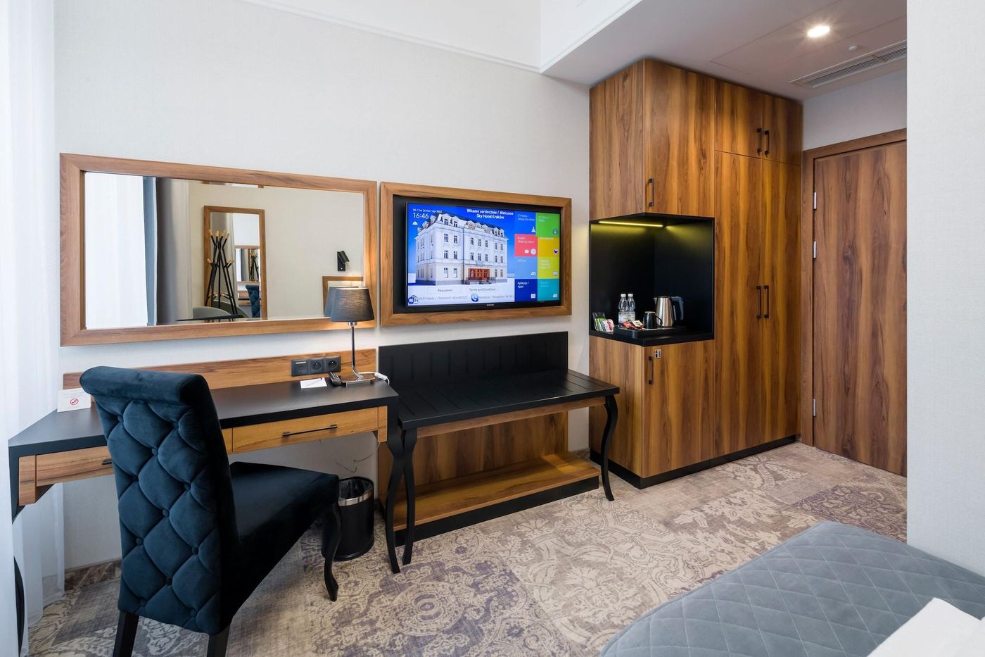 Sky-Hotel-Krakow-Room-8