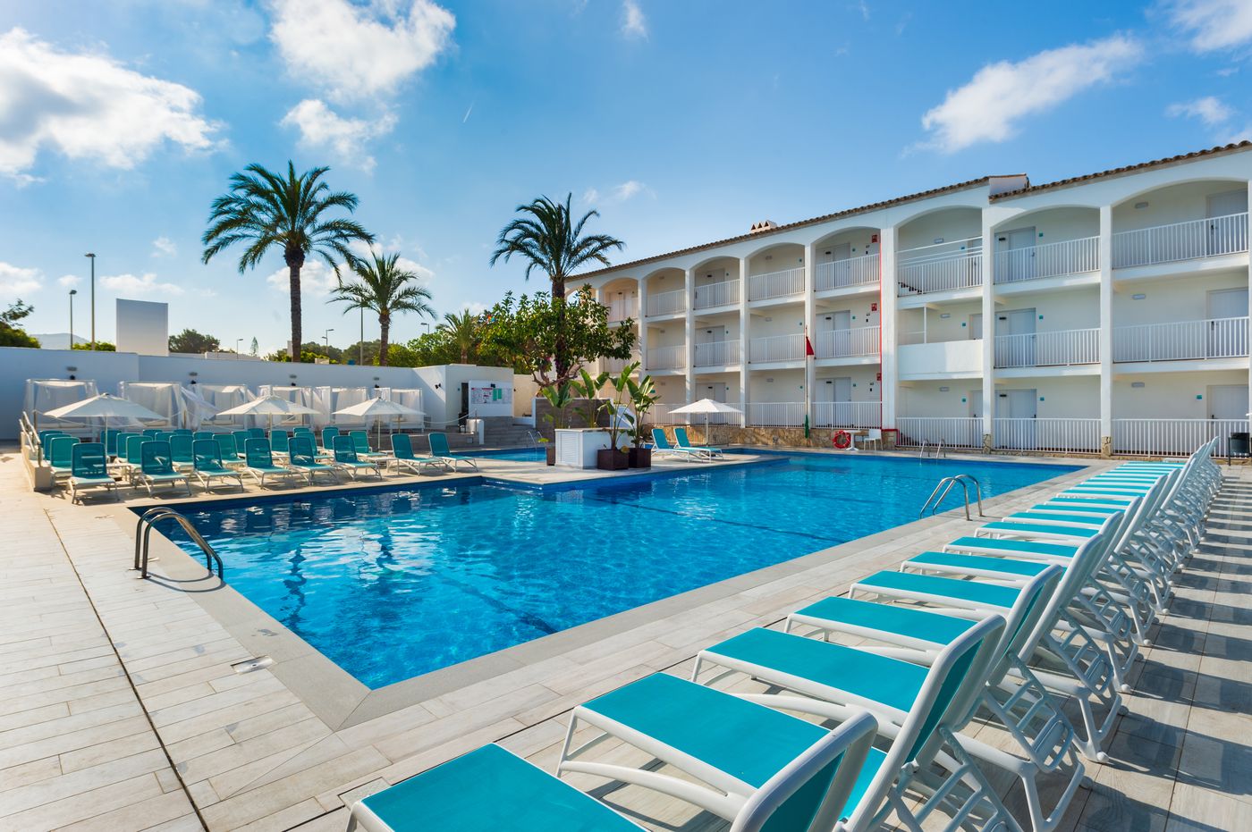 Playasol-Cala-Tarida-Pool-2